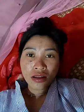 Snapshot of Hiniyk2 chatting on 04/28/26, 02:00 Hiniyk2 online show from 04/28/26, 02:00