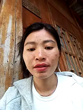 Snapshot of Hiniyk2 chatting on 05/05/26, 11:07 Hiniyk2 online show from 05/05/26, 11:07