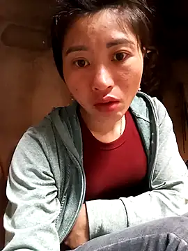 Snapshot of Hiniyk2 chatting on 05/11/26, 04:29 Hiniyk2 online show from 05/11/26, 04:29