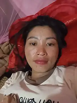 Snapshot of Hiniyk2 chatting on 05/17/26, 02:13 Hiniyk2 online show from 05/17/26, 02:13