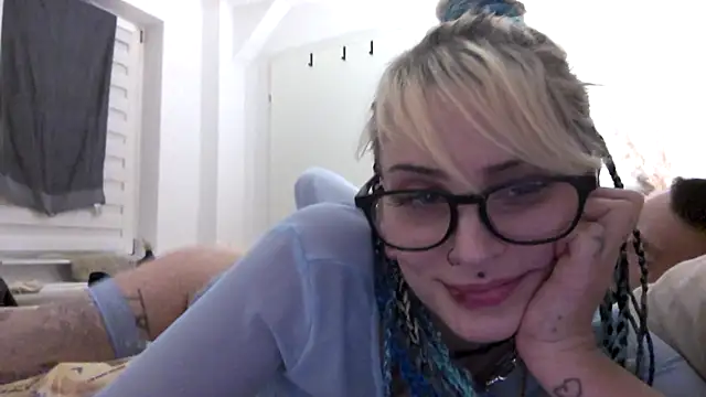 Snapshot of RealB25 chatting on 01/08/26, 09:39 RealB25 online show from 01/08/26, 09:39
