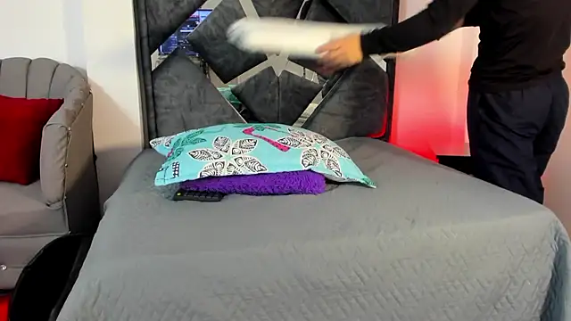 Snapshot of Liam_saint chatting on 01/14/26, 12:11 Liam saint online show from 01/14/26, 12:11