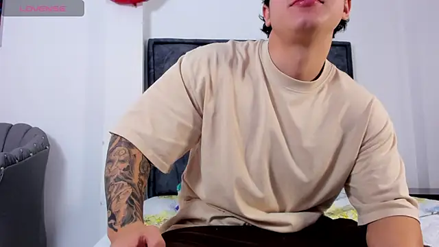 Snapshot of Liam_saint chatting on 02/01/26, 12:37 Liam saint online show from 02/01/26, 12:37