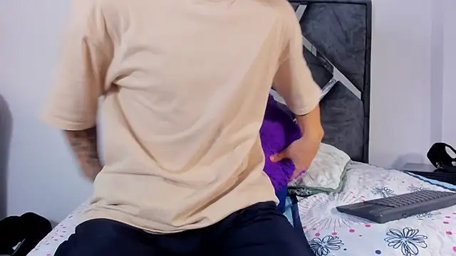 Snapshot of Liam_saint chatting on 02/16/26, 12:12 Liam saint online show from 02/16/26, 12:12