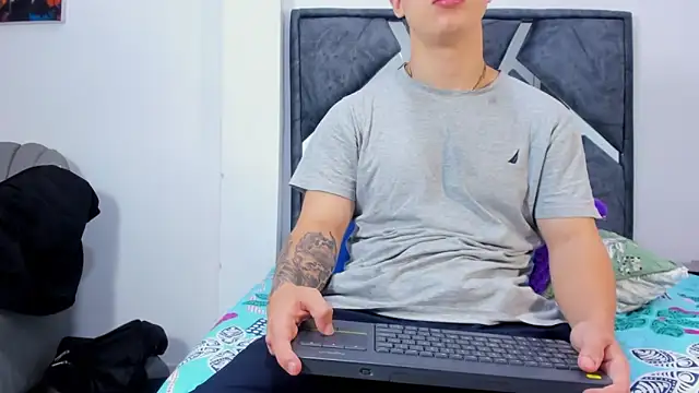 Snapshot of Liam_saint chatting on 02/18/26, 12:12 Liam saint online show from 02/18/26, 12:12