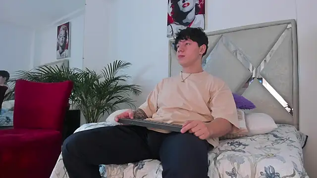 Snapshot of Liam_saint chatting on 03/05/26, 01:29 Liam saint online show from 03/05/26, 01:29