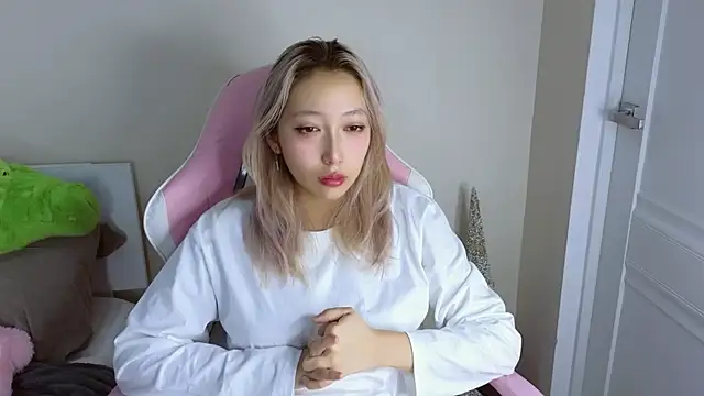 jasmilee online show from 02/14/26, 07:21