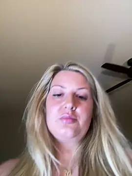 Snapshot of docmilf12 chatting on 02/25/26, 02:43 docmilf12 online show from 02/25/26, 02:43