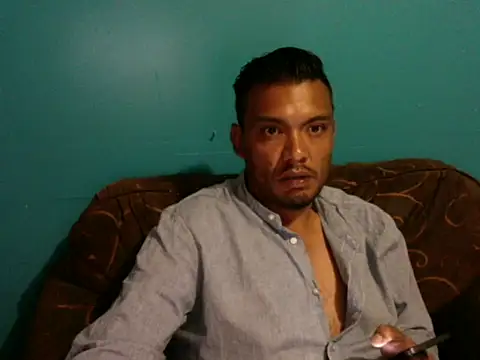 latinomoreno95 online show from 05/05/26, 12:18