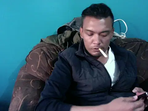 latinomoreno95 online show from 05/08/26, 06:57