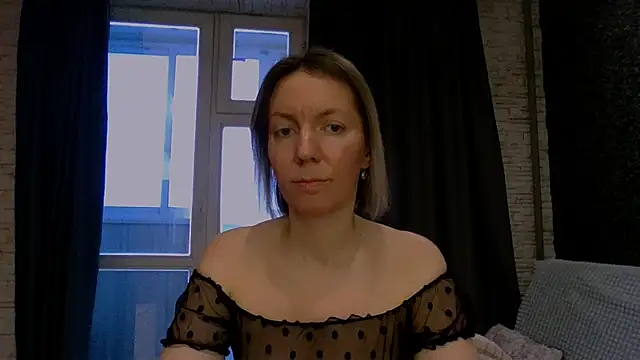 Amanda Luxe online show from 02/10/26, 03:10