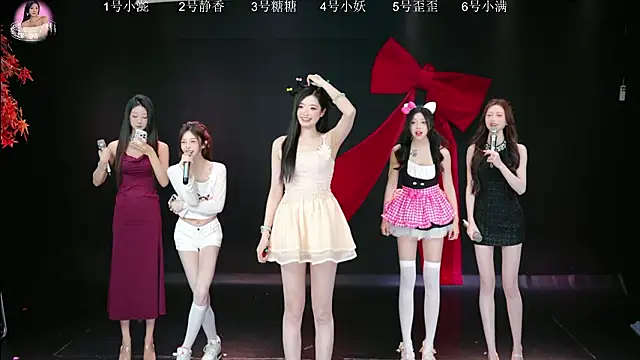 Shiny-girl7788 online show from 03/15/26, 10:21