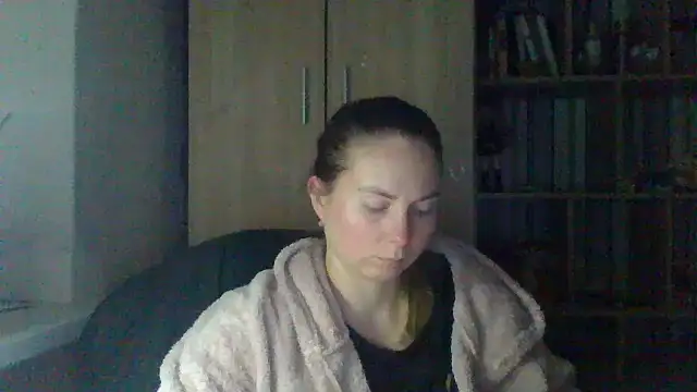 VikiLove765 online show from 02/02/26, 07:12