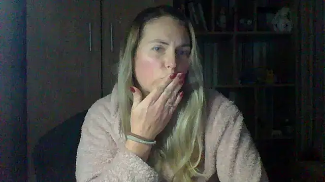 VikiLove765 online show from 02/04/26, 08:58