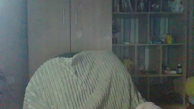 VikiLove765 online show from 02/05/26, 06:34