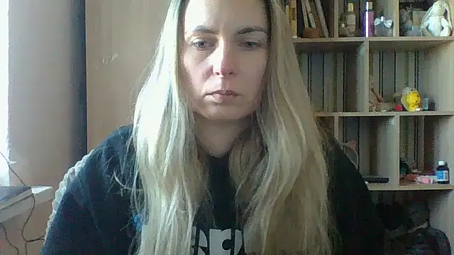 VikiLove765 online show from 03/05/26, 09:16