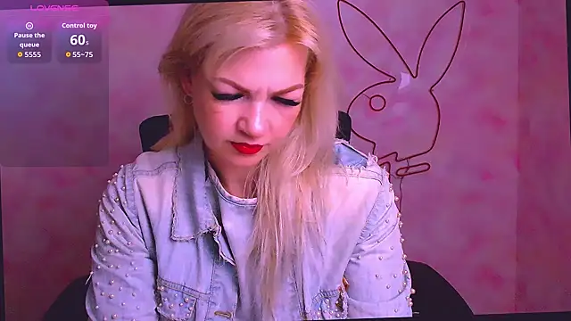 Snapshot of Madonna_Fire chatting on 05/17/26, 05:38 Madonna Fire online show from 05/17/26, 05:38