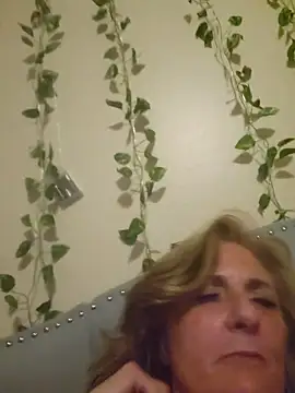 HotAzMilf online show from 04/10/26, 07:02