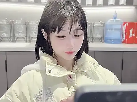 Snapshot of Ccc7- chatting on 01/14/26, 11:16 Ccc7- online show from 01/14/26, 11:16