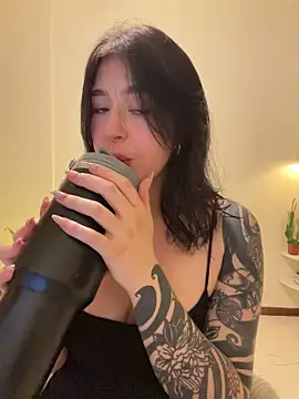 evelynrosess1 online show from 07/23/26, 12:57