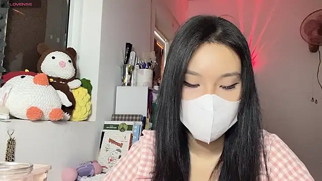 Tieu-May online show from 04/15/26, 08:54