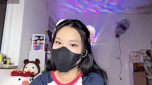 Tieu-May online show from 04/19/26, 09:17