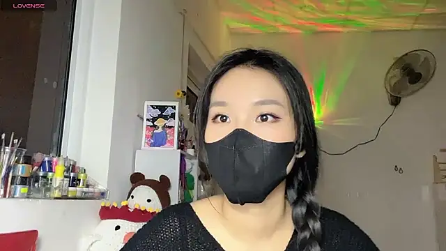 Tieu-May online show from 04/20/26, 08:43