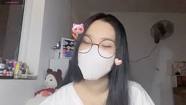 Snapshot of Tieu-May chatting on 05/01/26, 09:47 Tieu-May online show from 05/01/26, 09:47