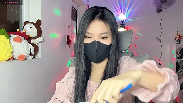 Snapshot of Tieu-May chatting on 05/30/26, 07:49 Tieu-May online show from 05/30/26, 07:49