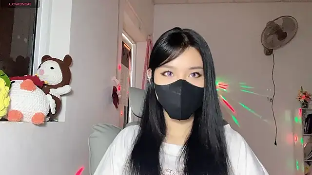 Snapshot of Tieu-May chatting on 06/05/26, 07:36 Tieu-May online show from 06/05/26, 07:36
