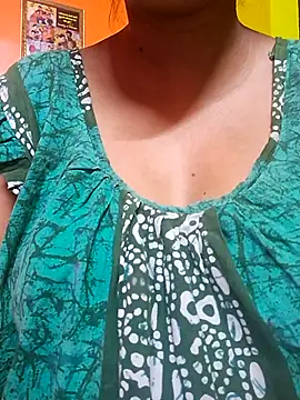 Snapshot of Romance_Aliya chatting on 03/13/26, 11:33 Romance Aliya online show from 03/13/26, 11:33