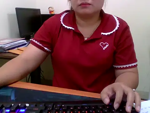Sarah no land online show from 05/12/26, 03:14