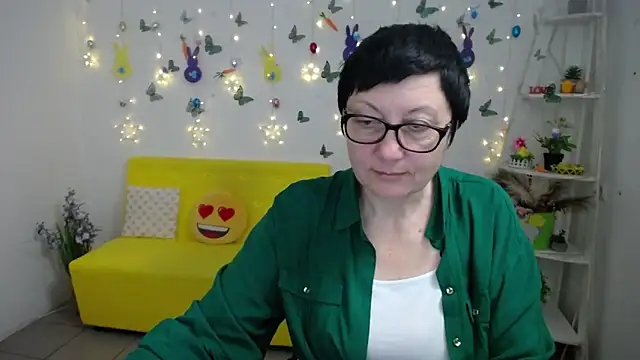 EmilyL0ve online show from 04/09/26, 06:41