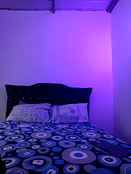 zaraluxx1 online show from 02/01/26, 05:55