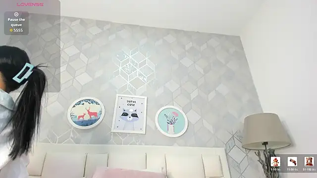 laura rouse7 online show from 04/15/26, 07:58