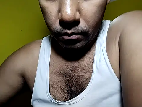Snapshot of Lucky___05 chatting on 06/18/26, 05:08 Lucky 05 online show from 06/18/26, 05:08