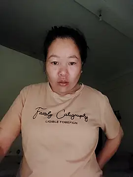 donaaa2 online show from 04/22/26, 07:37