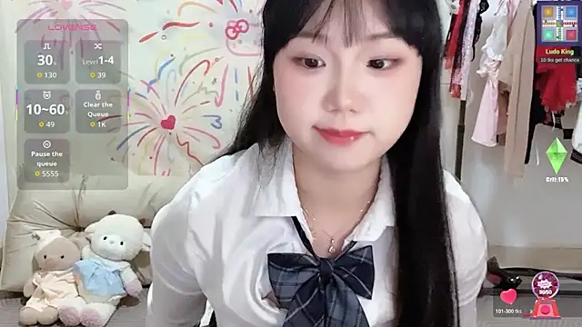xiaoguai99 online show from 04/28/26, 12:43