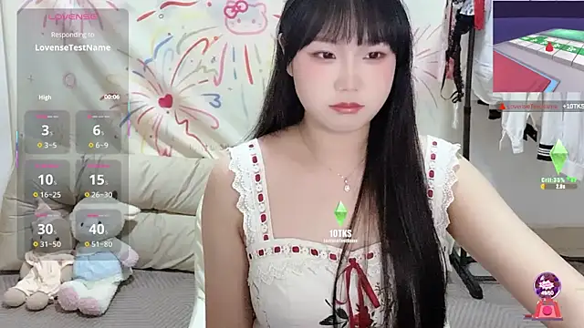 Snapshot of xiaoguai99 chatting on 05/07/26, 12:54 xiaoguai99 online show from 05/07/26, 12:54