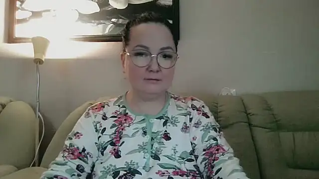 infinity loveliness online show from 04/18/26, 06:06