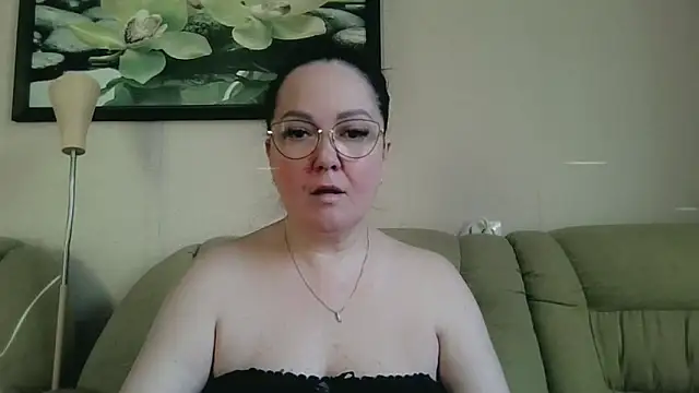Snapshot of infinity_loveliness chatting on 05/19/26, 05:36 infinity loveliness online show from 05/19/26, 05:36