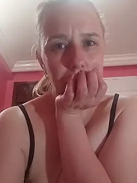 Adinashow12 online show from 03/31/26, 10:43