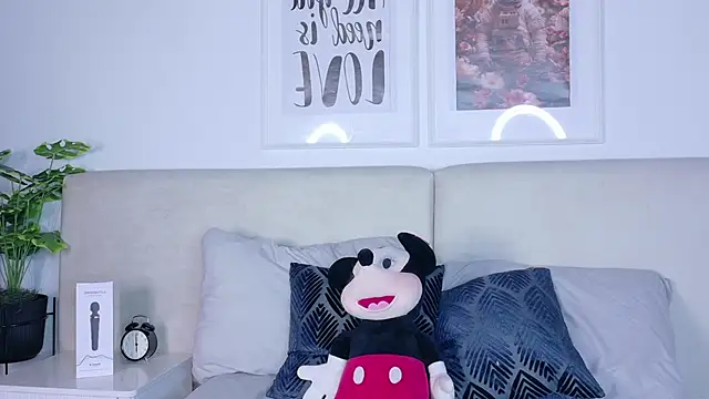 Snapshot of soffy_hilltom chatting on 03/05/26, 11:39 soffy hilltom online show from 03/05/26, 11:39