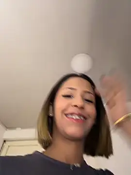 vicky bass  online show from 06/06/26, 01:21
