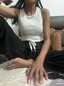 hina 001 online show from 02/25/26, 04:38