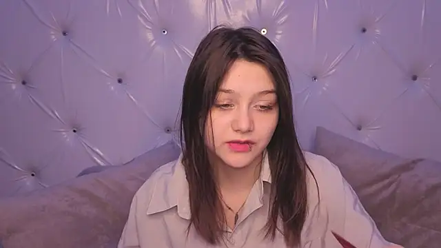 xxxnaughtyfoxyxxx online show from 06/03/26, 05:07