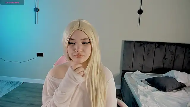 Aiko mainee online show from 02/23/26, 03:26