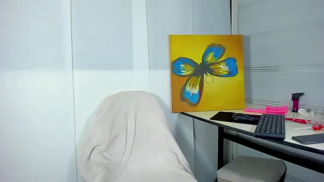 Snapshot of Sue_blue chatting on 02/16/26, 02:29 Sue blue online show from 02/16/26, 02:29