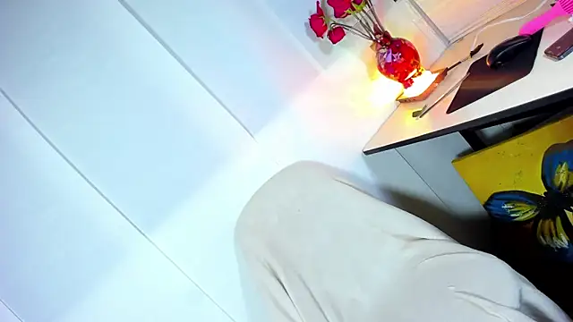 Snapshot of Sue_blue chatting on 02/17/26, 02:41 Sue blue online show from 02/17/26, 02:41