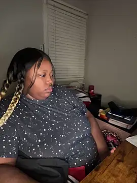 Chocolatebunnyxx96 online show from 03/24/26, 05:23